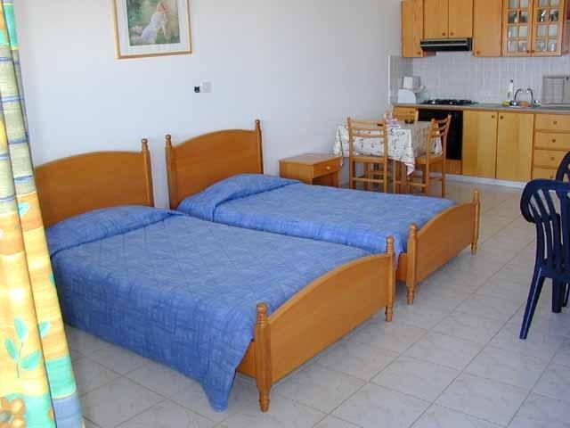 Sun Camero Apartments Pomos Habitación foto